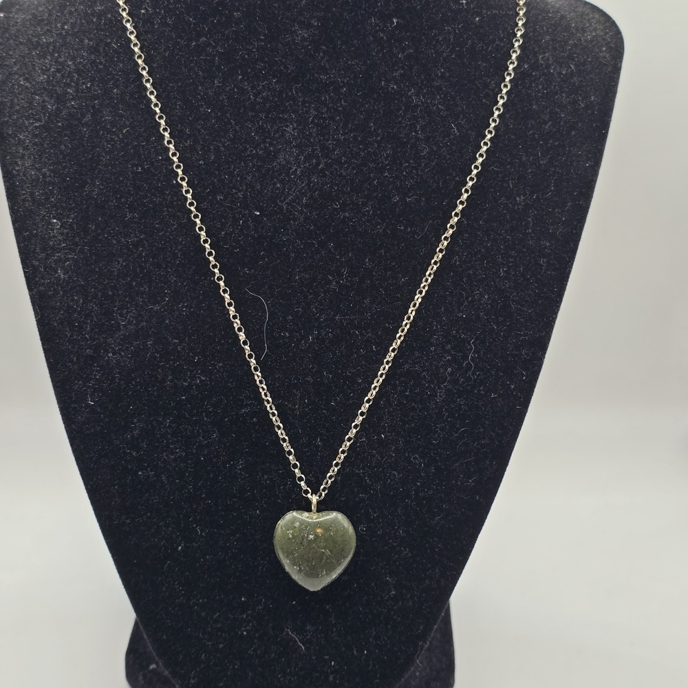 Vintage Green Agate Puffed Heart Pendant on 16" Gold Tone Chain with Clasp